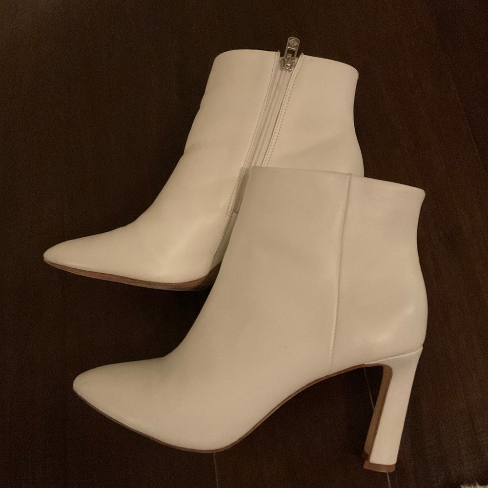 Antonio Melani white leather booties